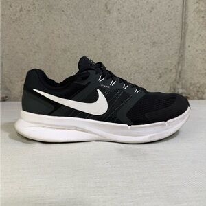 Nike Men's Run Swift 3 Black and White shoes